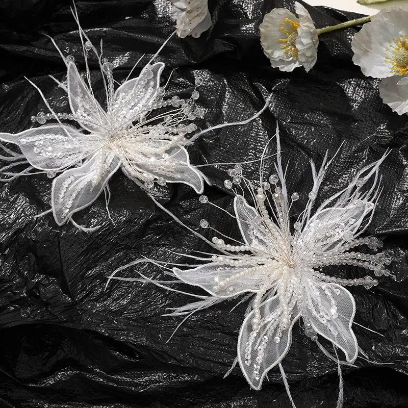 1 Stück Kristallblumen-Spitzenapplikation mit Federn und Perlen, 3D-Organza-Blumenapplikation, gedrehter Draht, handgefertigt, DIY-Nähapplikationen – Detail 7