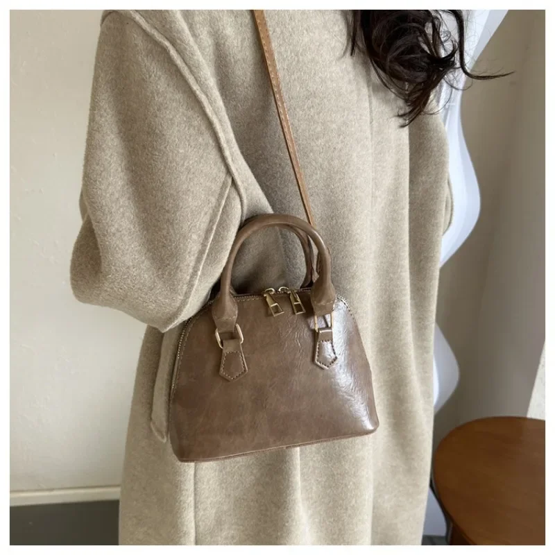 Popular Simple Crossbody Bag Retro Casual in Winter New Fashion Shoulder Bag Foreign Texture Slung Shell Handbag Shoulder Bag