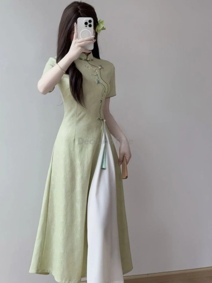 فستان ao dai qipao على الطراز الصيني الجديد لعام 2025 محسّن بمزاج لطيف للشباب الراقي فيتنام aodai عتيق بقصة ضيقة من تشيباو