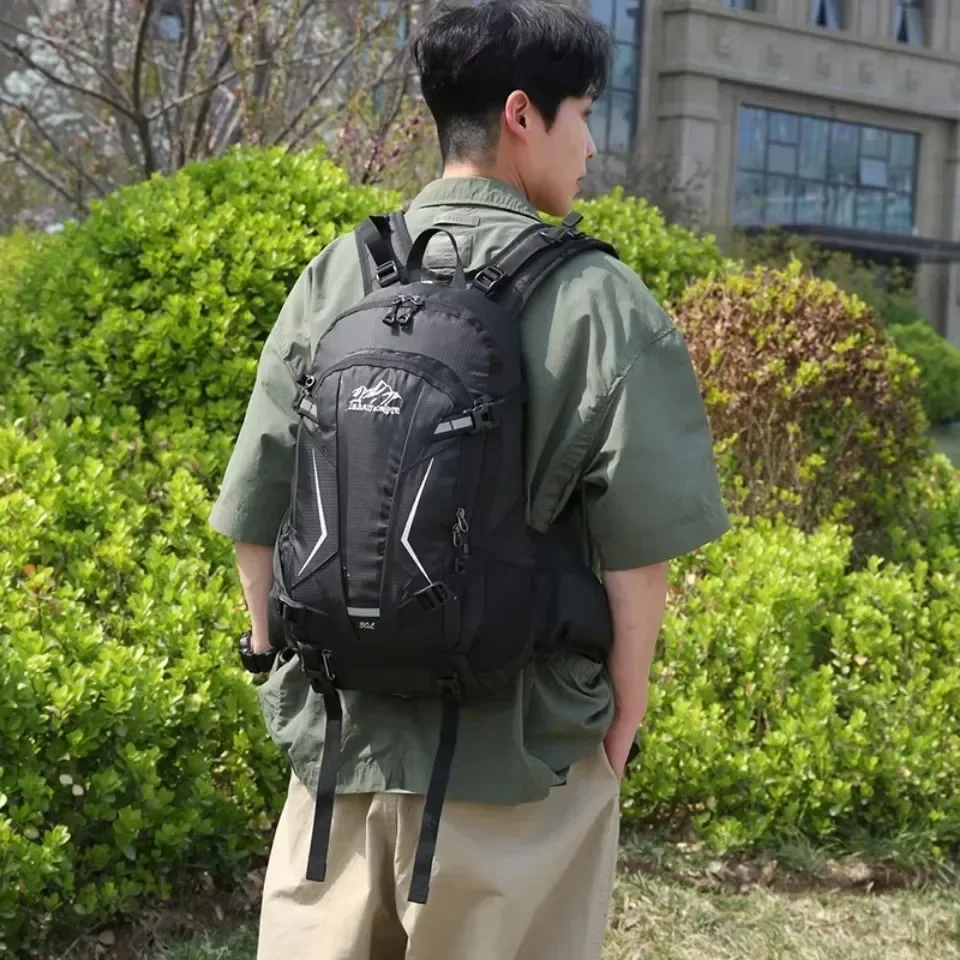 

30L Unisex Outdoor Backpack, Lightweight Hiking Rucksack With Rain Cover, Portable Cycling Travel Camping Bag