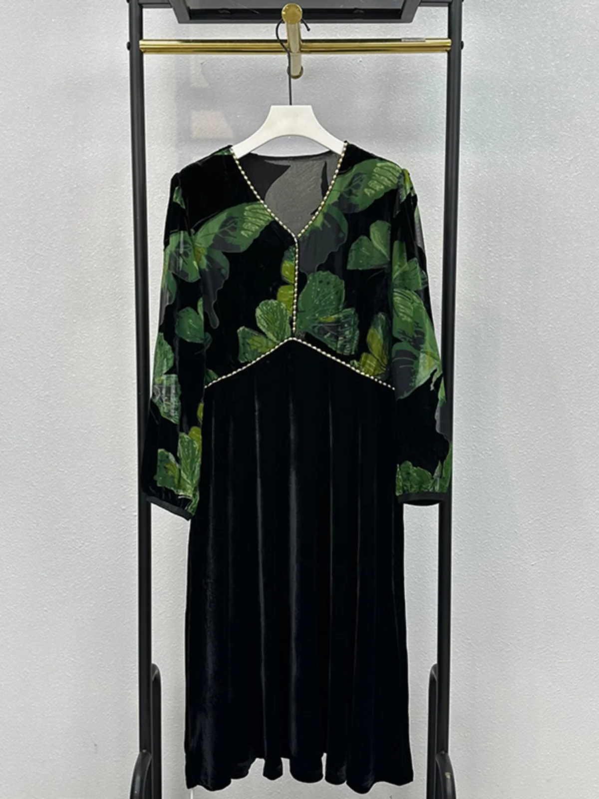 

Ele Velvet Dr Women's Autumn 2024 New Sle Wide Waist Mom Fit Middle-Aged And ly Faionable Base Skirt