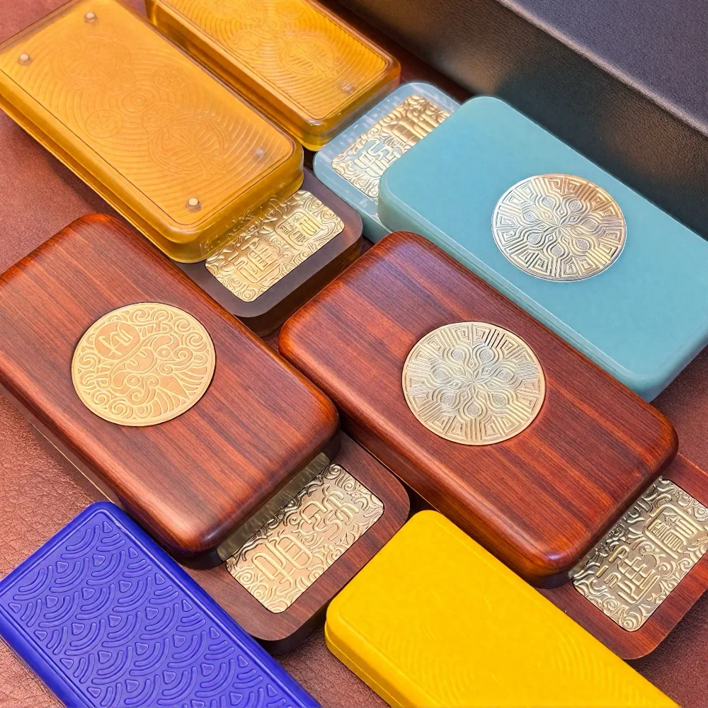 HALOOPLAYER EDC Sandelholz Direct-Push Dichtes Ratschen-Zappelspielzeug zur Desktop-Stressabbau