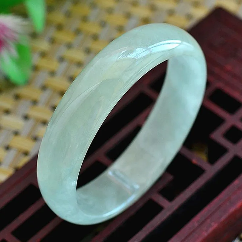 Natural Burmese jade oval bracelet jade bracelet light green bracelet 56-62mm