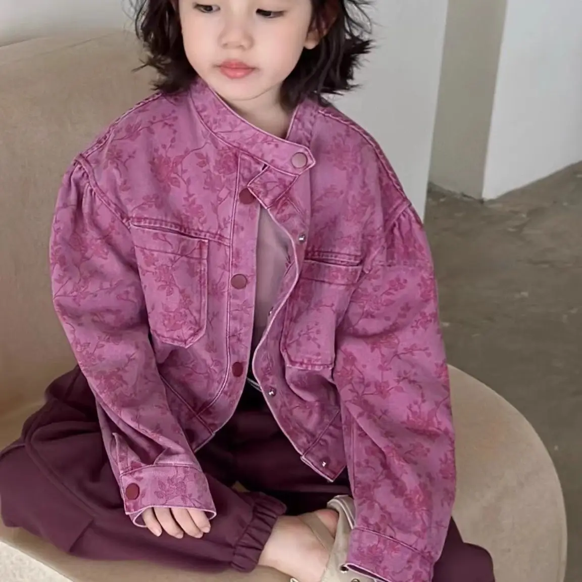 

Пальто для девочек, детская одежда, весна-осень-зима, новое издание, фиолетовое джинсовое пальто с принтом, топ