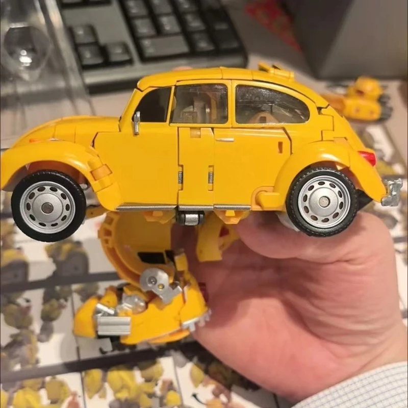 Disponibile Transcraft Giocattolo trasformabile TC-02 Beetle Bumblebee, Film Bumblebee Beetle Car Mode Action Figure Regalo