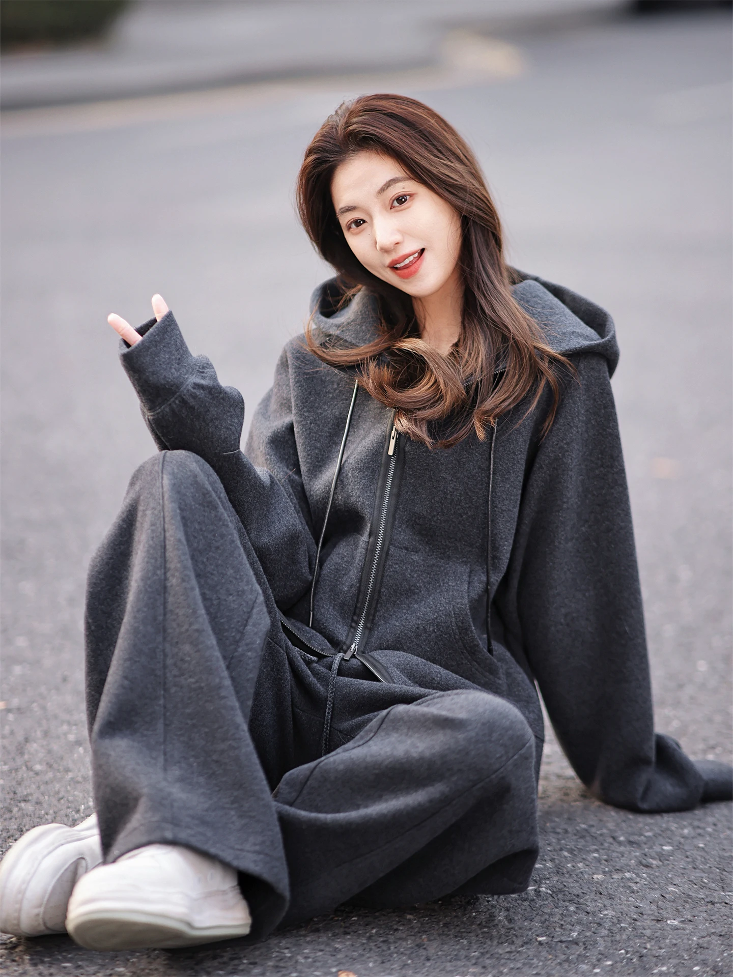 

Комплект для бега Zhaodaixi: Толстовка с капюшоном и брюки из термофибры с двойной молнией, повседневный комплект из двух предметов, смесь хлопка, полиэстера и спандекса