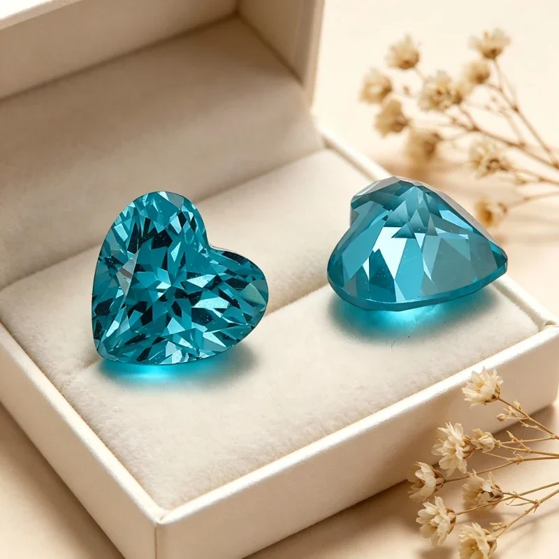 Paraiba Herzförmiger Künstlicher Edelstein in Neonblau mit Zertifikat, Verschiedene Formen Wählbar – Detail 2