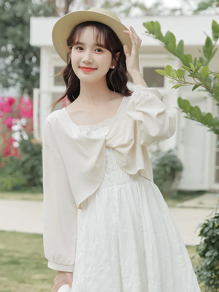 Słodki kardigan chroniący przed słońcem dla kobiet na lato, z ramiączkami, z poduszką na ramię, narzutka, bufiaste rękawy, dekolt w serek.