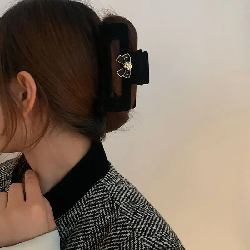 Vintage Bow Grab Clip French Small Fragranc Premium Oversized Shark Clip Black Velvet Headdress