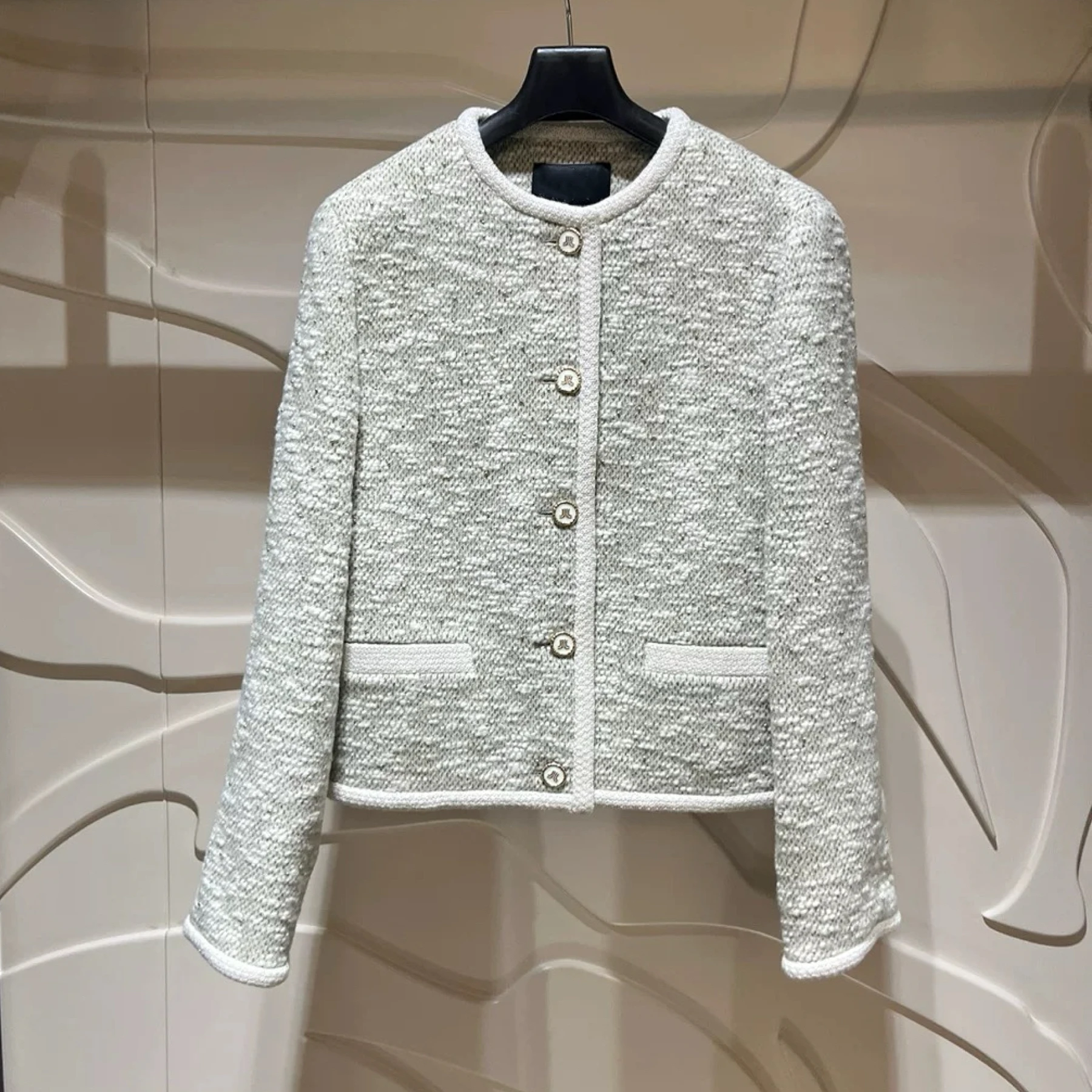 

Корейский Sle LNVN ort Jaet round Ne Embellied Pearl Fre Versatile Spring Faion Ele Cotton Commute Sle