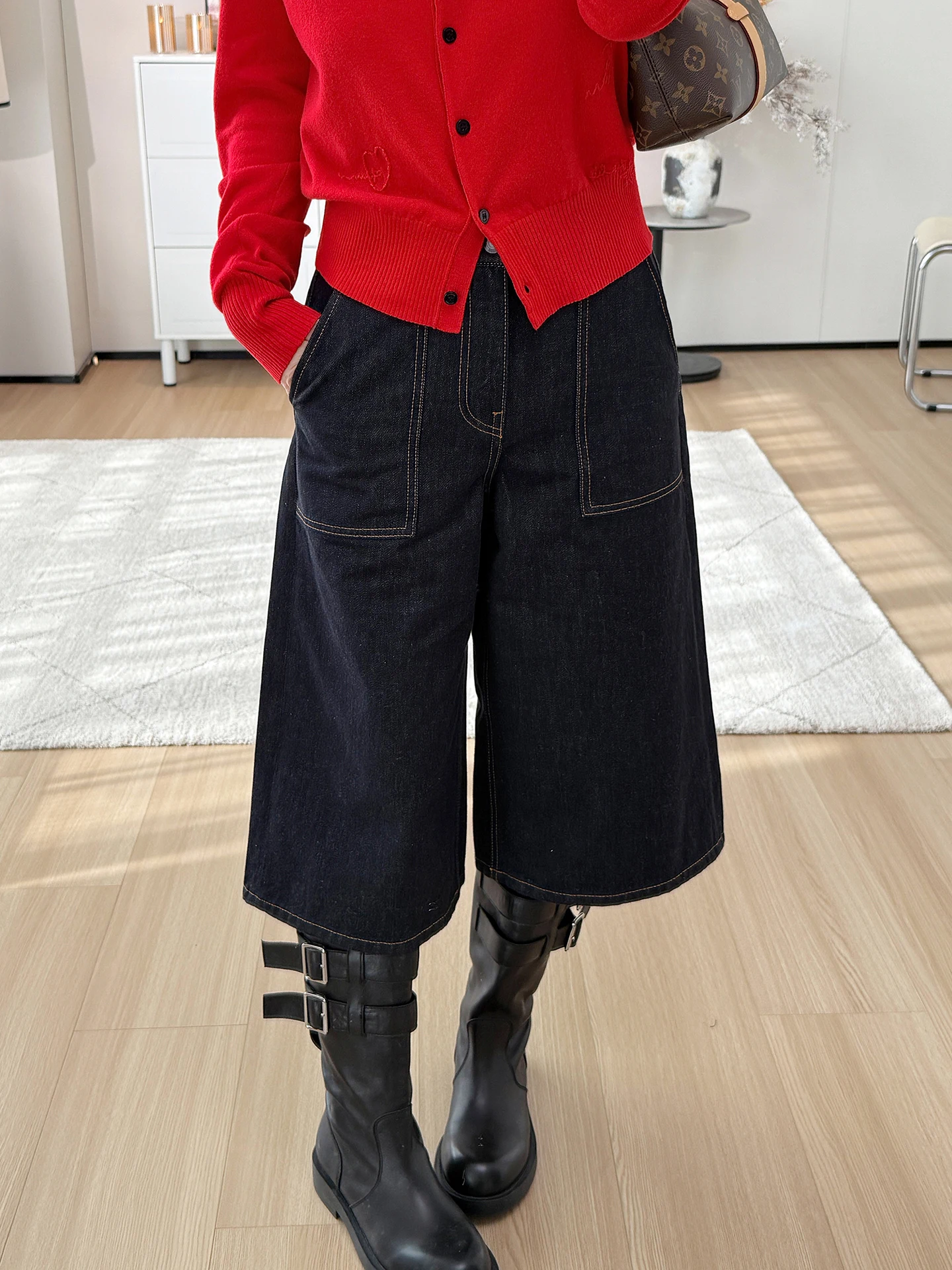 

Slimming Deep Blue Seven-Foot Wide-Leg Straight Cut Jeans for Women Comfortable Cotton l Waist Casual Trousers