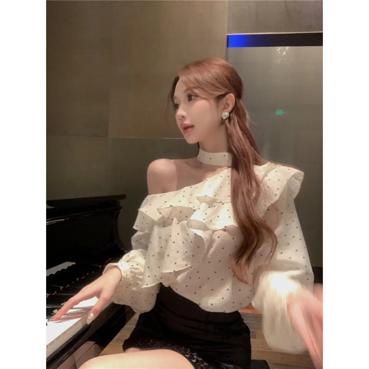 Lente 2025, Franse zachte wind, schuine schouder, stippen, ruches aan de rand, dames zomerse veelzijdige top in buitenlandse stijl