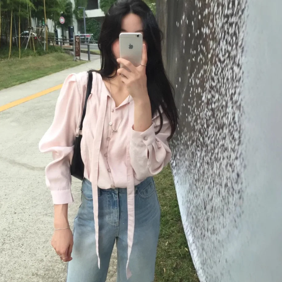 

Womens Top 2026 Early Spring New Product French Gentle Style Lace Up Pleated Bubble Sleeve Shirt for Daily Casual Wear