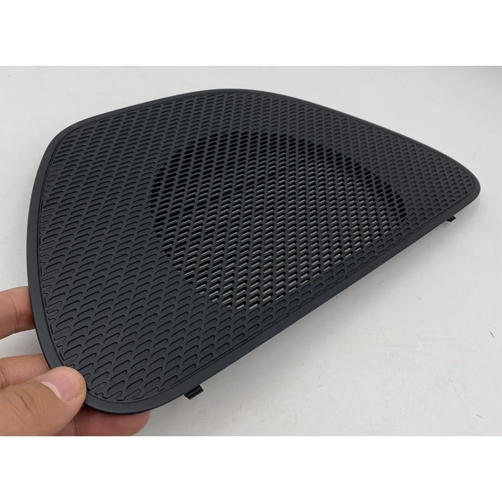 1pc Accessories Brand New Auto Wear Exterior Parts for Hyundai Santafe DM Ix45 Trunk Trim Panel 85738-A1010RYN 95738-2W010RYN