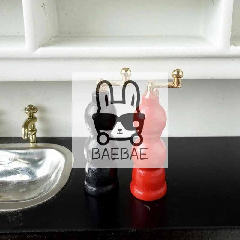 2Pcs 1:12 Mini Red And Black Grinding Machine Model Toy Restaurant Scene Decoration Dollhouse Miniature Accessories