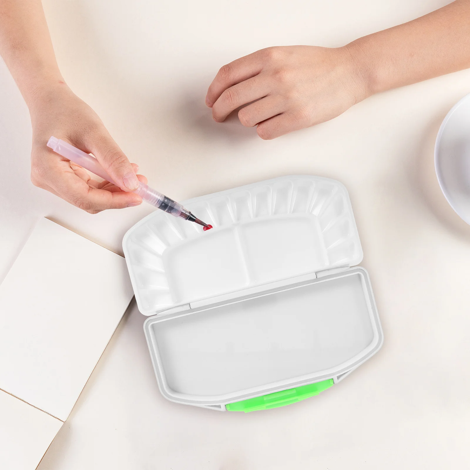 

Professional Artist Paint Box 16 Color Watercolor Palette Durable ABS Stackable Lightweight Tool Paint Box 16 Color Paintbox