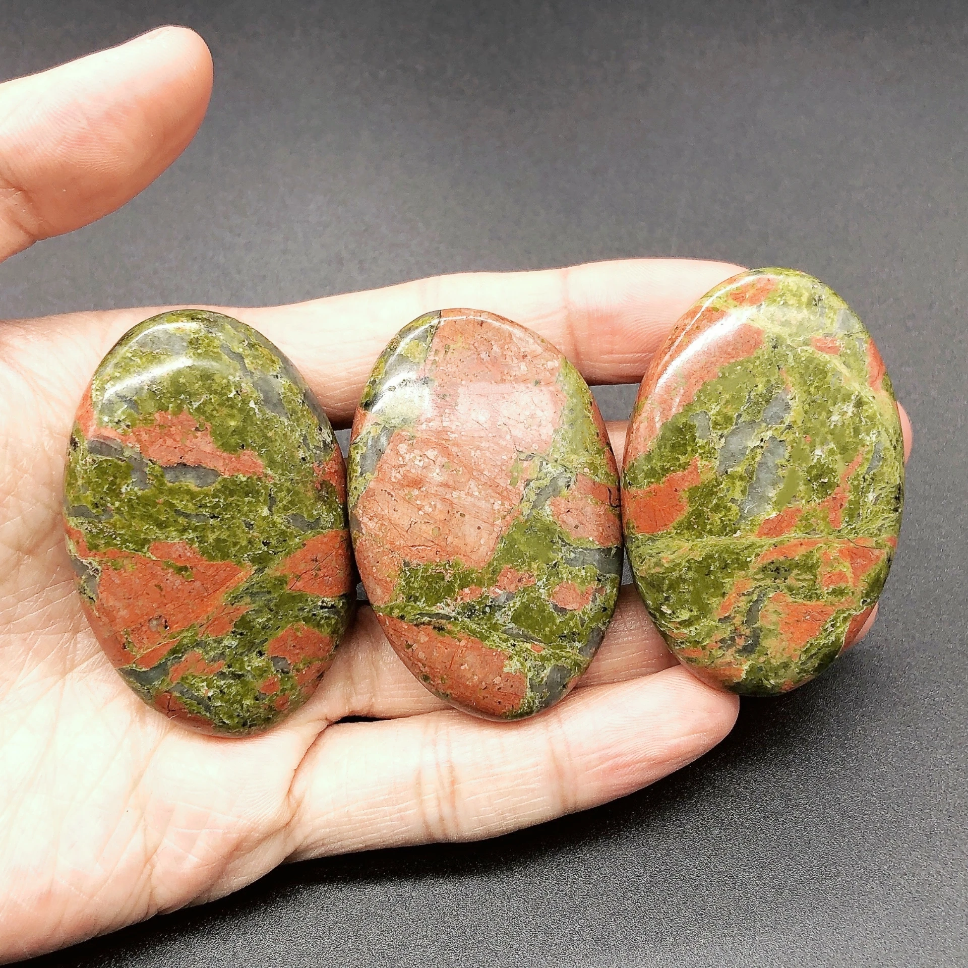 

Natural Unakite Crystal Pocket Palm Stone Thumb Toy Hot Compress Crafts Healing Health Family message tool Home Decoration Gift
