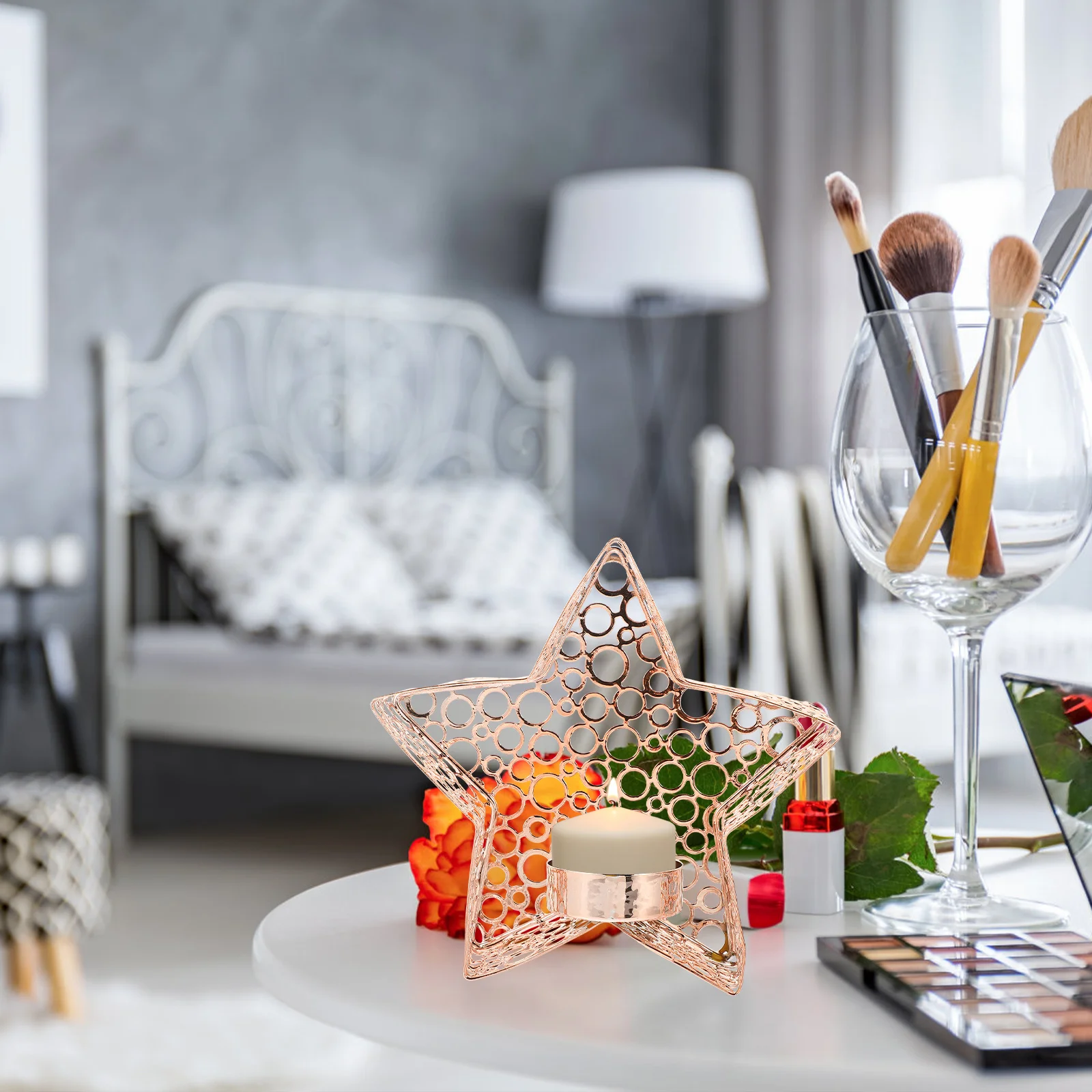 

Compact Star Shaped Holder Iron Art Candlestick Metal Decoration for Dining Table Centerpiece Candlestick Holders