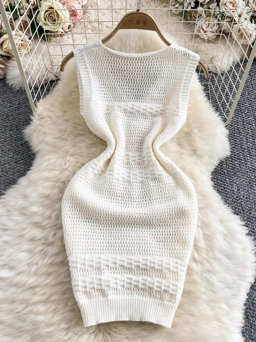 Foamlina เซ็กซี่สีดําลึก V คอ Cutout ชุดถักผู้หญิง 2025 ฤดูร้อนใหม่เอวสูงกระชับสัดส่วนสะโพกกระโปรงมินิเดรส