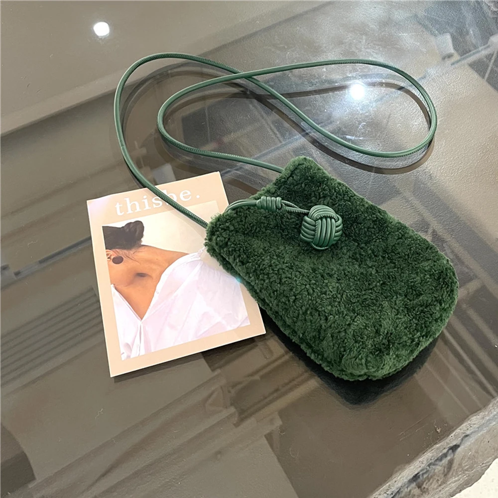 

Fashion Furry Lambswool Soft Plush Shoulder Bag Women's Crossbody Purse with Phone Messenger Flap Design for Girls