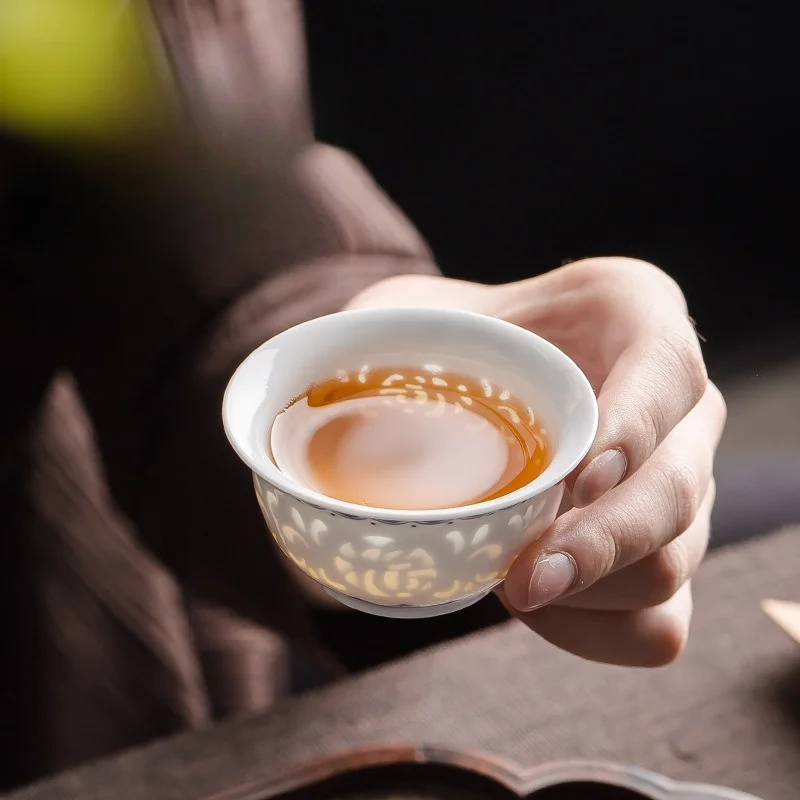 Jingdezhen Hand Painted Blue White Linglong Hollow Out Ceramic Master Cup Kung Fu Tea Household Tea Room Office Holiday Gift