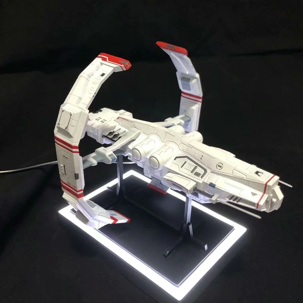 Simulation Astro-class Frigate Spaceship Model 16cm with Light Base Highly Detailed Spacecraft Model Ship Toy Ornament
