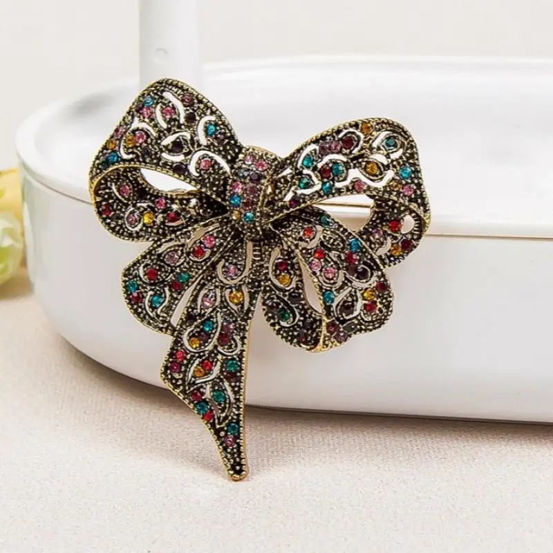 ●Luxury Sparkling Rhinestone Bow Brooches For Women Unisex Fashion Banquet Party Clothing Backpack Jewelry Accessories Gifts