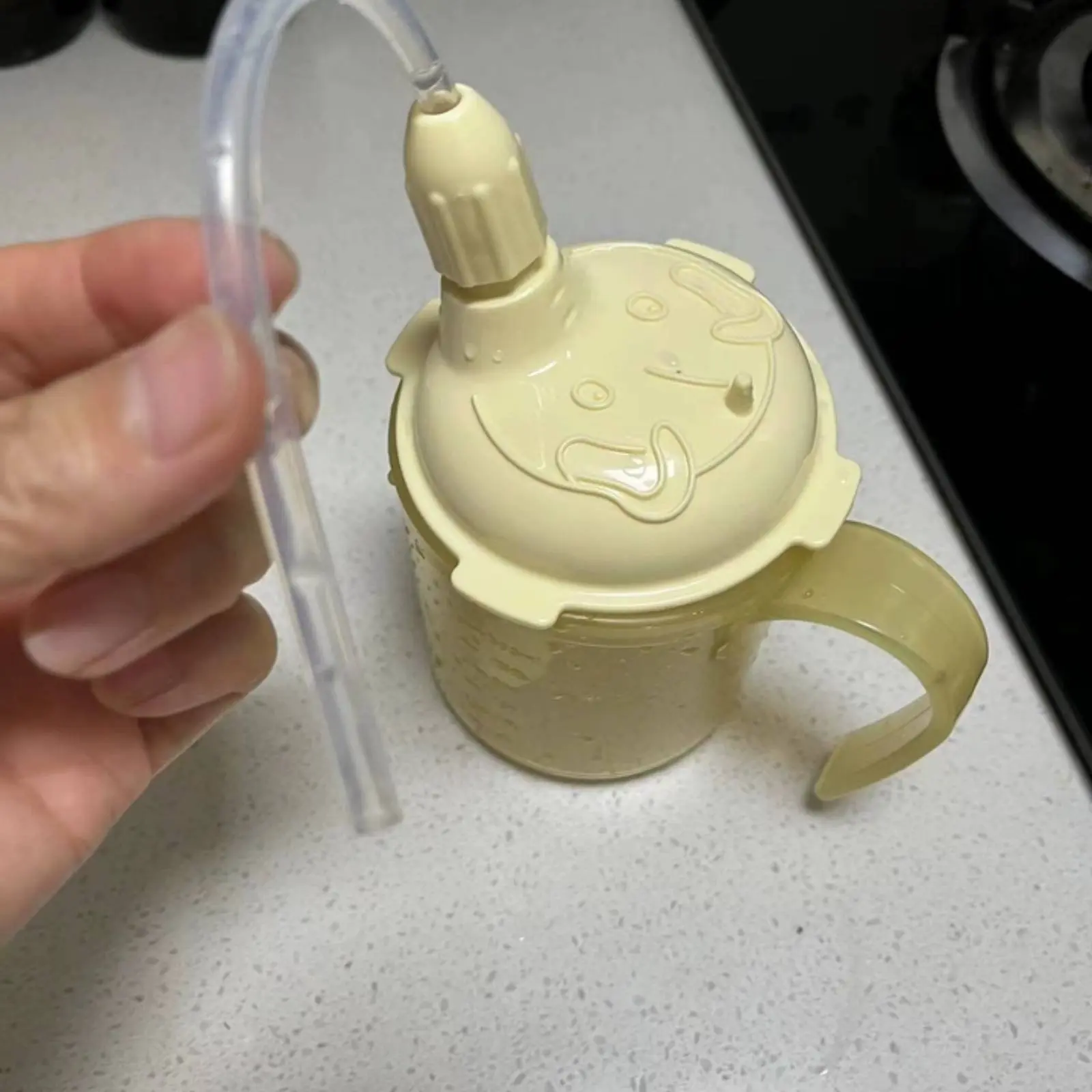 bedridden-patient-drinking-mug-clear-measurement-markings-convalescent-feeding-container-elderly-drinking-aid-multi-functional