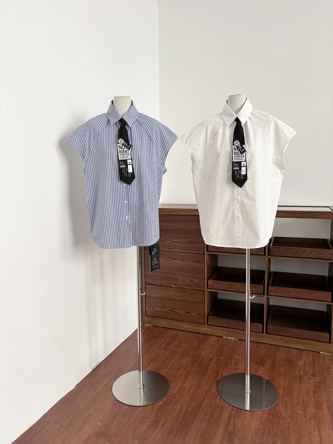 

Summer Stripe Short Sleeve Shirt Women's Loose Commute Style Turn-down Collar Flight Sleeve Top Polyester Fiber Casual Shirt