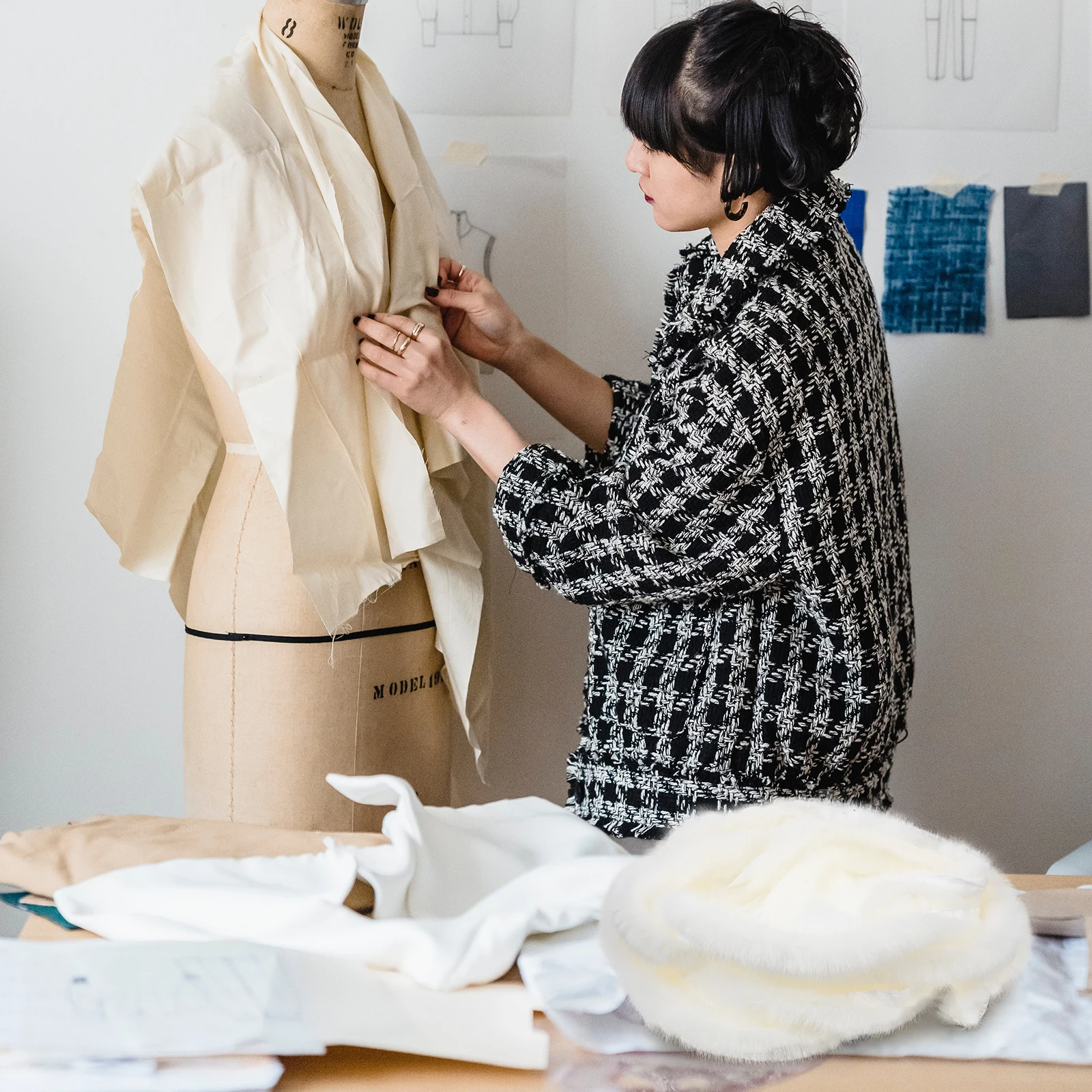 

1Pcs Shaggy Faux Ribbon Roll Soft Comfortable DIY Costume Trim Christmas Tree Hanfu Decoration Christmas Faux Ribbon