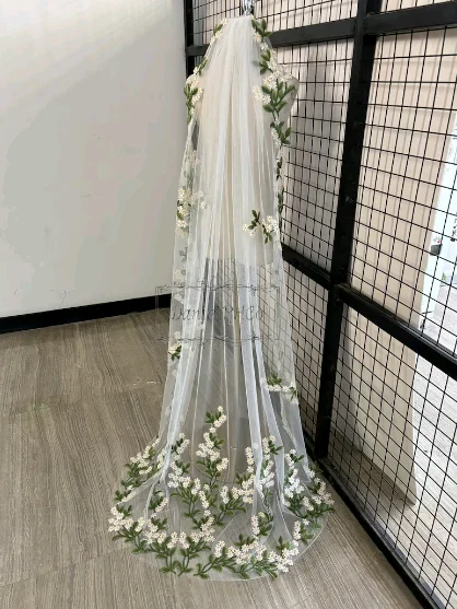 Green Leaf Lace Bridal Veil, Floral Lace Wedding Veil, Floor Length Veil, Romantic Lace Edge Veil, 1 Tier Tulle Veil with Comb