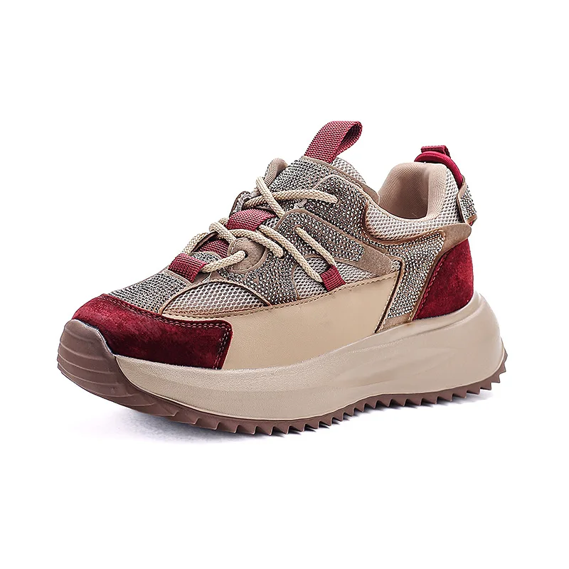 

Женские туфли для папы в стиле ретро из натуральной кожи, новинка 2025 года, повседневная спортивная обувь на толстой подошве, модная обувь с горячим тиснением