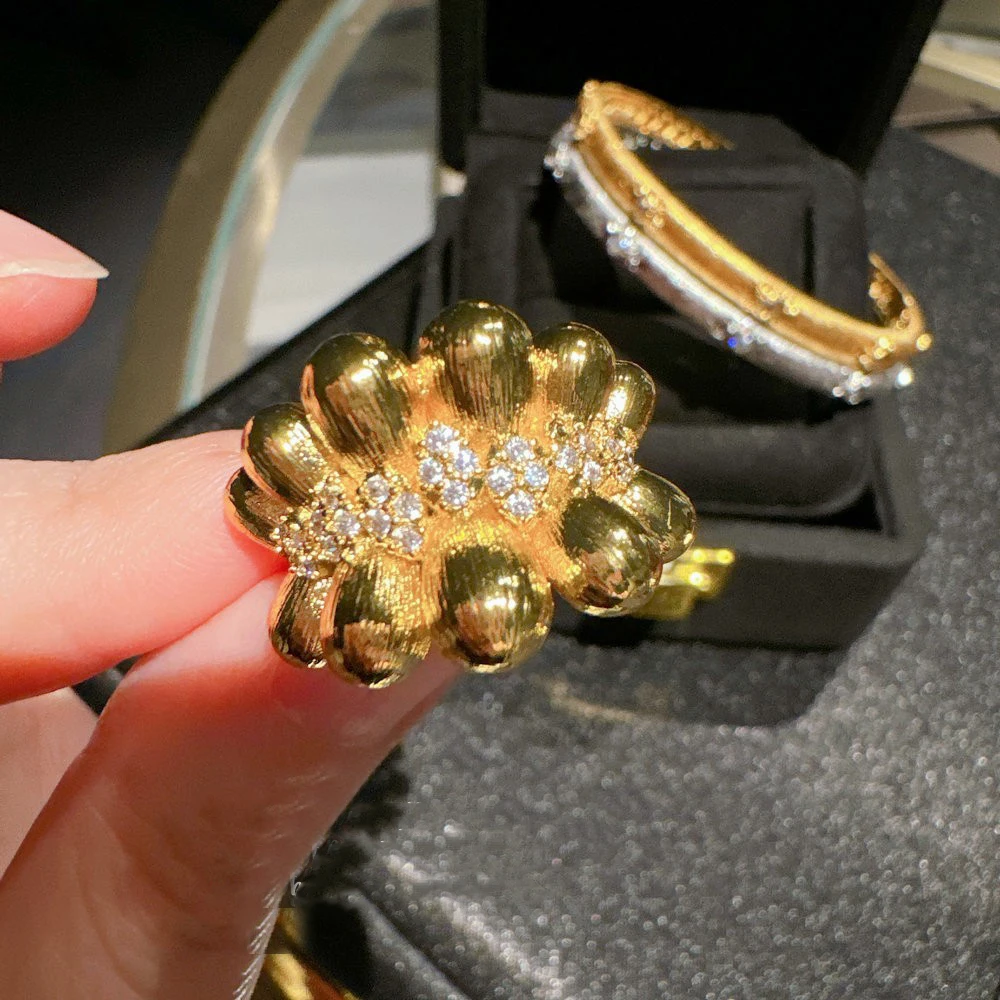French vintage hand-brushed ribbon coffee bean ring fashionable golden zircon finger accessory
