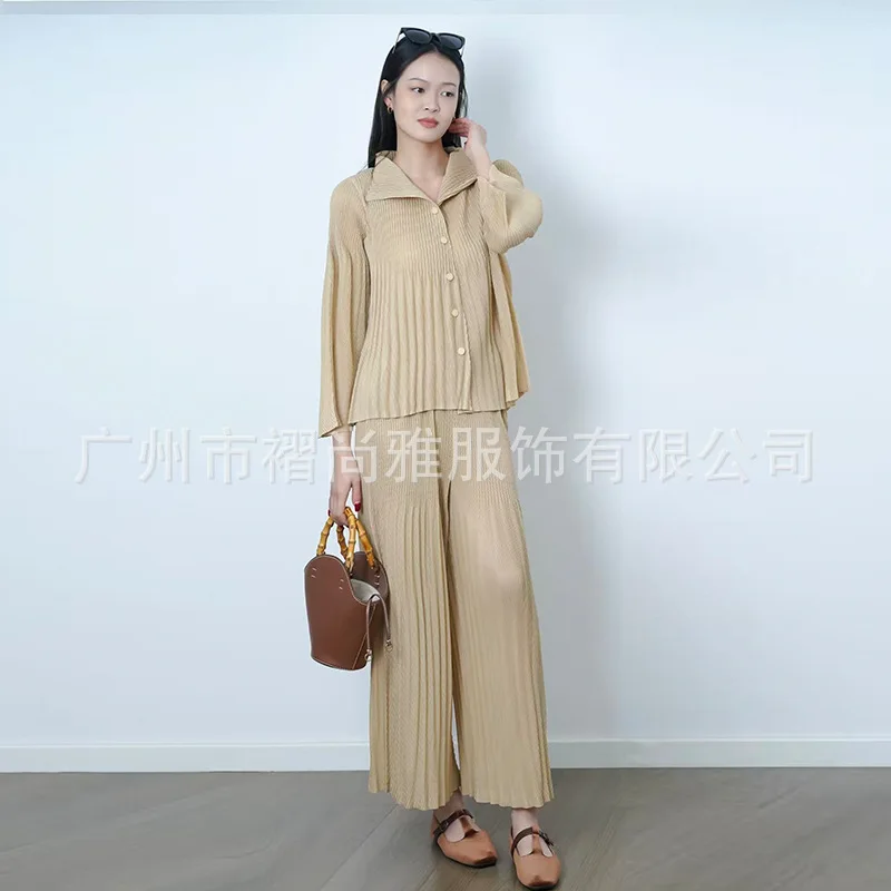 Costume plissé Miyake 2026 Printemps-Été Nouveau Costume Grande Taille Femme d'Âge Moyen Plissé Confortable Mode Décontracté Deux Pièces