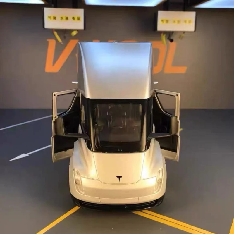 

1:24 Tesla Semi Truck Head Легкосплавный автомобиль Литье под давлением и игрушечный транспорт Металлическая модель игрушечного автомобиля Звук и свет Коллекция Детская игрушка C325