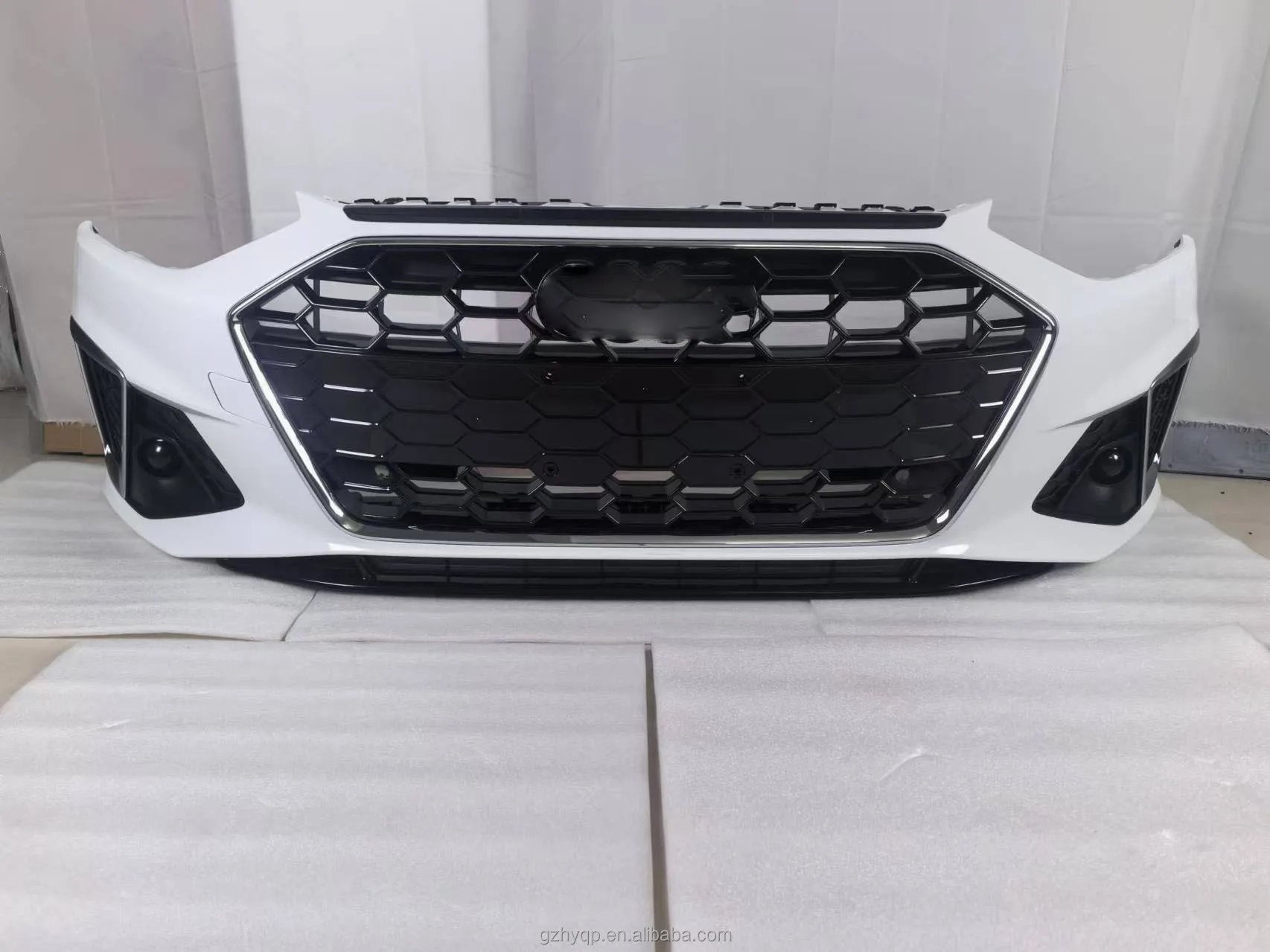 High quality Auto Parts RS4 Quattro Style Front Bumper with Grille for Audi A4 B9 S4 2017-2019