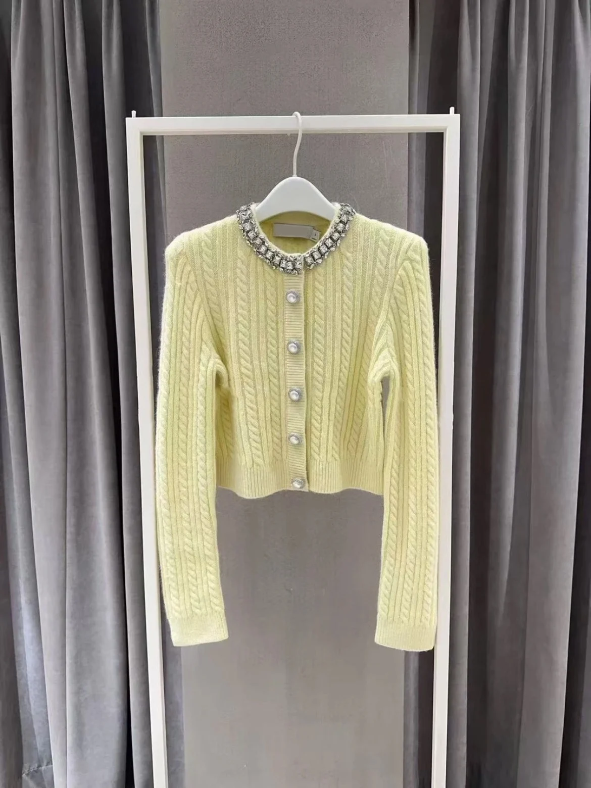 

Тяжелый желтый длинный светящийся ромбовидный воротник или вязаный свитер женский французский Sle Faion осенне-зимний вязаный кардиган