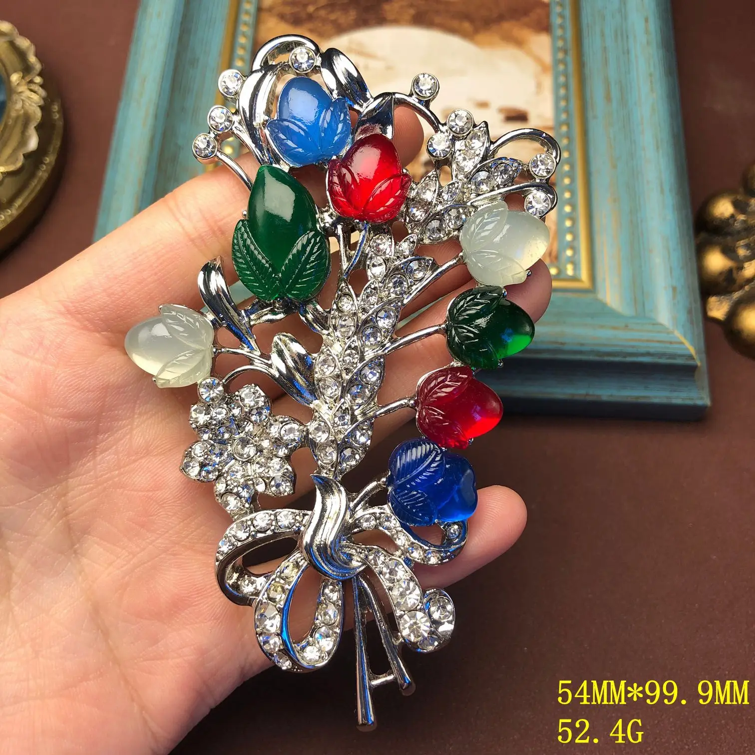 New Retro Creative High-end Diamond Flower Basket Brooch Fruit Tips Bag Exquisite Versatile Corsage Accessories