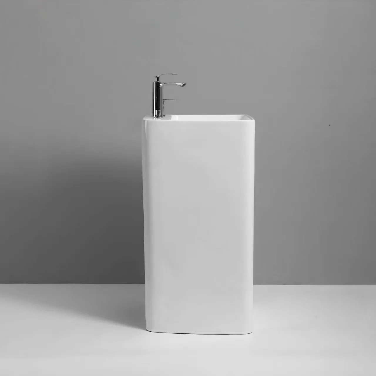 Floor-standing pedestal washbasin modern, minimalist one-piece ceramic foot basin Middle Eastern Muslim-style bathroom washbasin