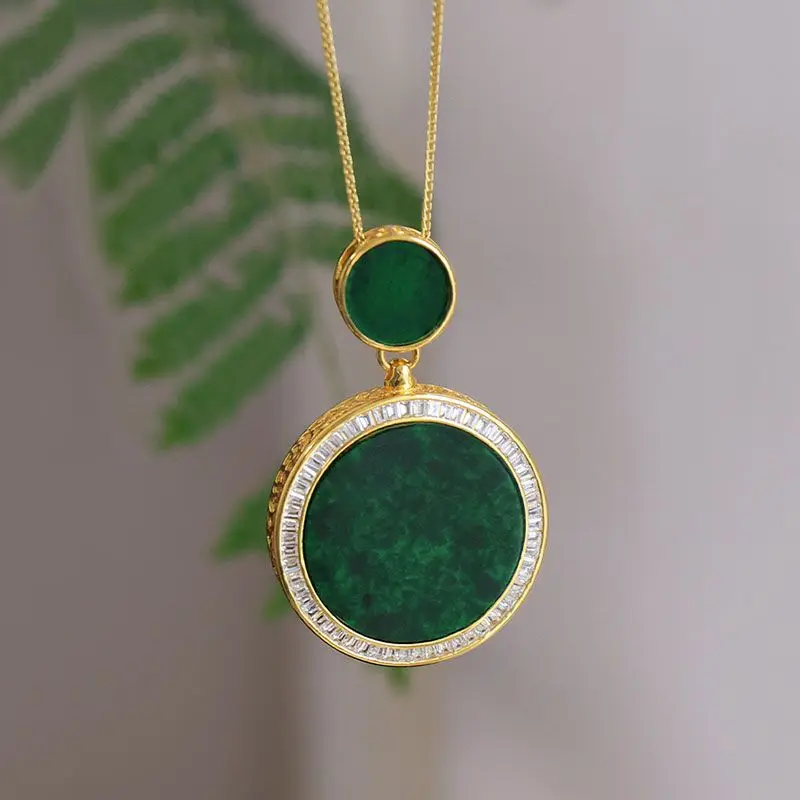 

Creative Style Natural Green Chalcedony Necklaces High End Double-sided Full Diamond Inlaid Circle Pendant Fashion and Jewelry