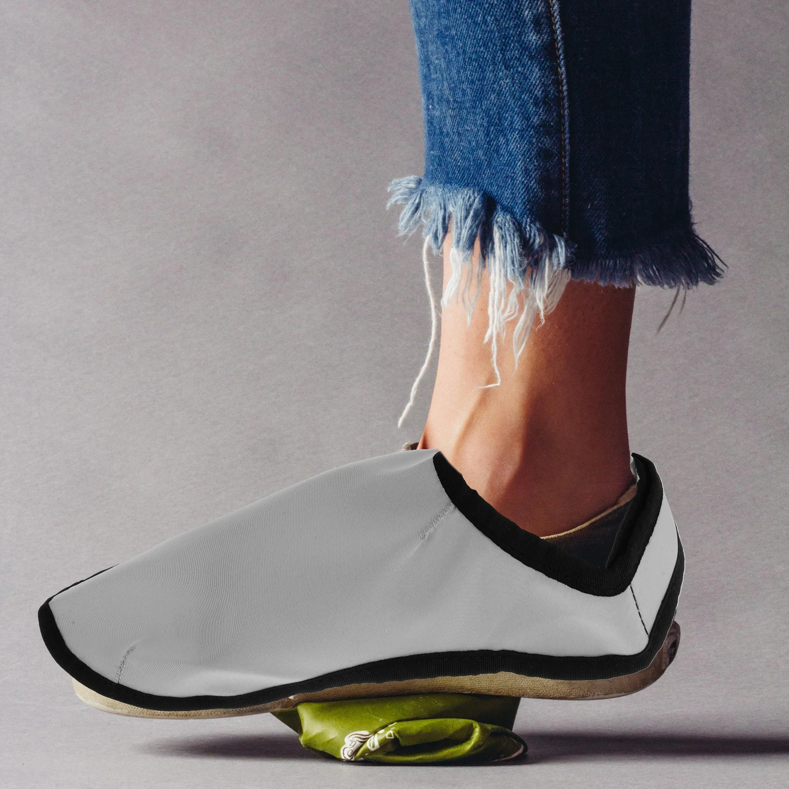 

1Pair Protective Barber Shoes Covers Haircut Shoes Protector Portable Dirt Resistant Hair Salon Accessory Hairdressing Supplies