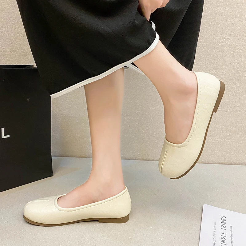 Women's Shallow Soft-soled Shoes Fashion Slip-on White Casual Shoes for Women Loafers Comfortable Lightweight Women's Shoes