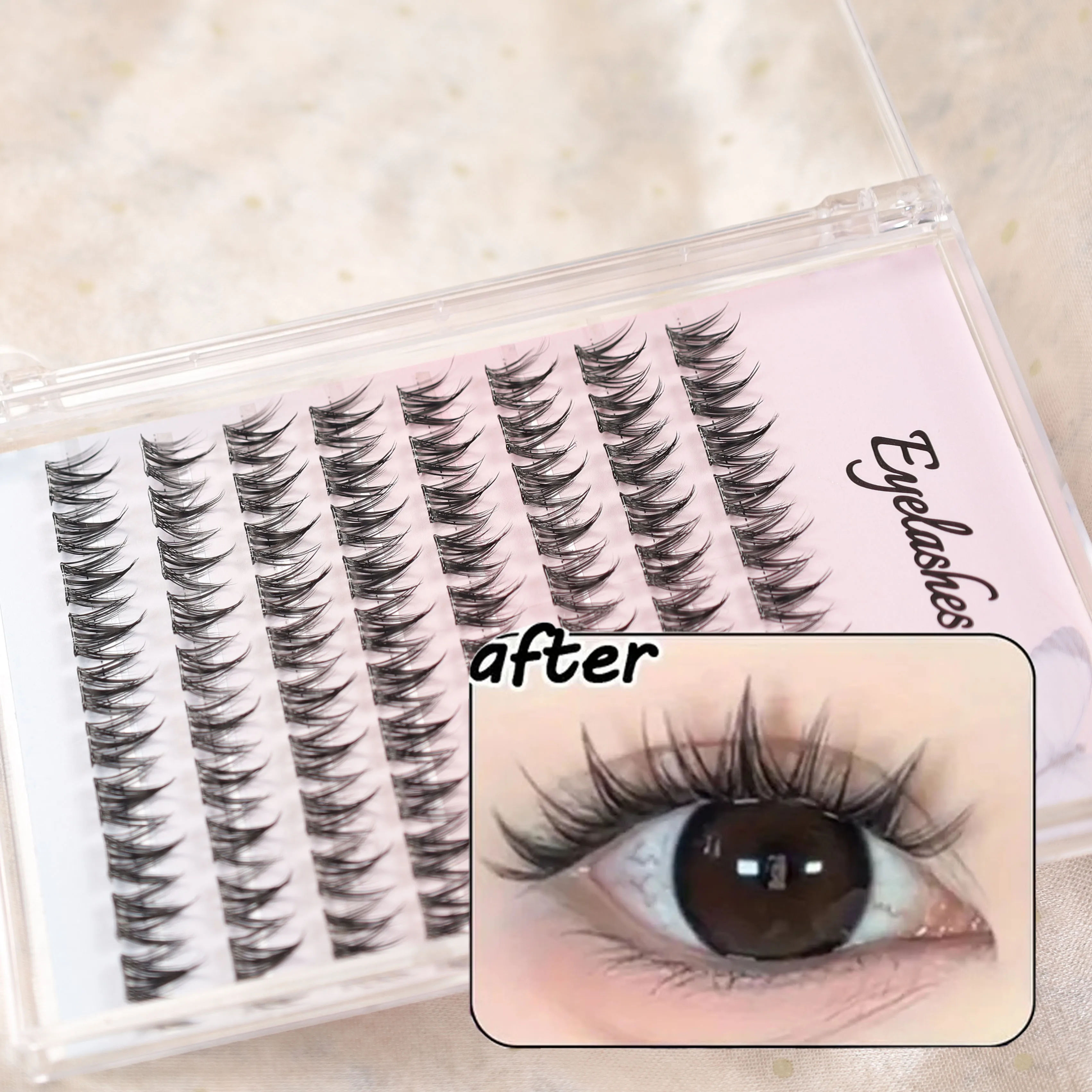 Una caja de 80 pestañas autoadhesivas sin pegamento, rizadas y delgadas en forma de perro, pestañas finas naturalmente espesadas de 12 mm que