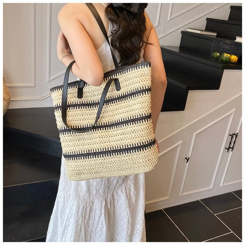 

Classic Ladies Leather Crossbody Bag Handbag Shoulder Messenger Tote Elegant Women's Fashion by Designer Brand