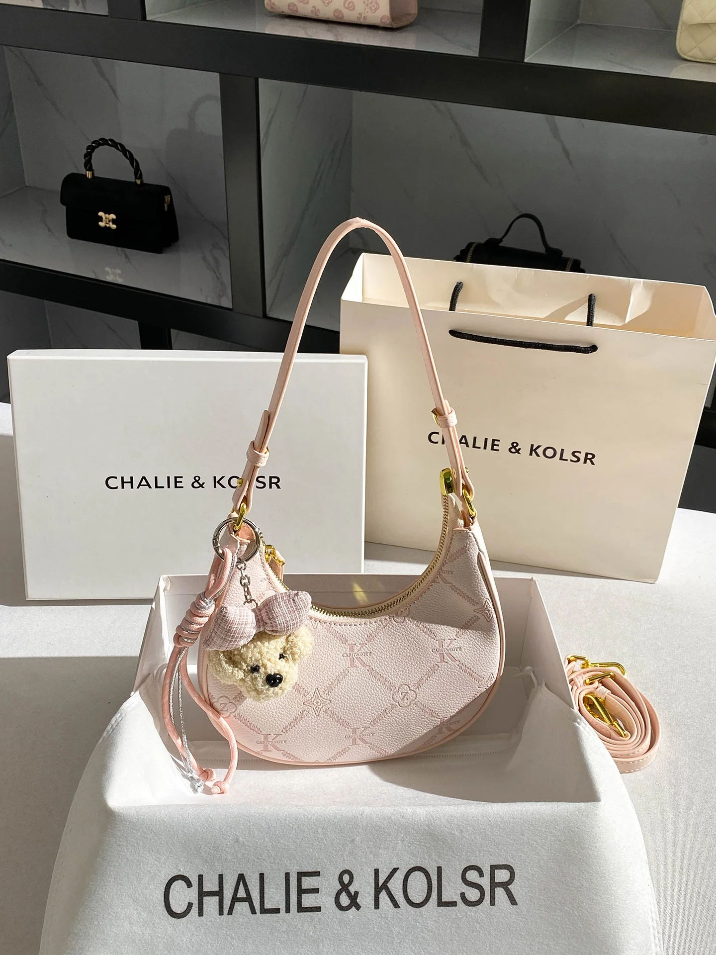 bolso-de-hombro-chalie-kolser-con-estampado-floral-rosa-estilo-verano-2026-bolso-de-media-luna-para-viajar-cuero-suave-es