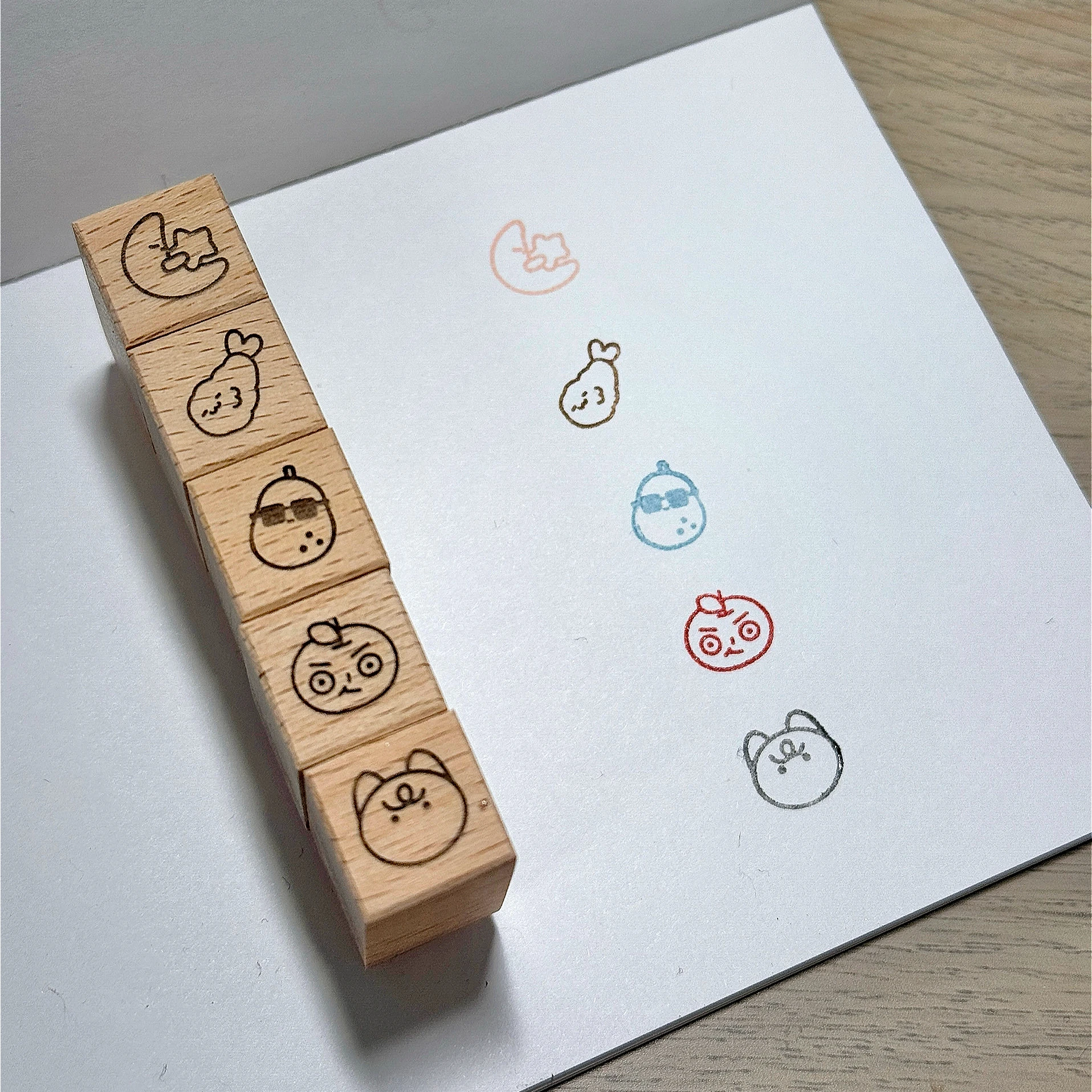 

Anime Love and Deepspace Rafayel Sylus Caleb Zayne Xavier Cosplay Mini-Wooden Seal Ornaments Cartoon Record Stamp Mascot Gift