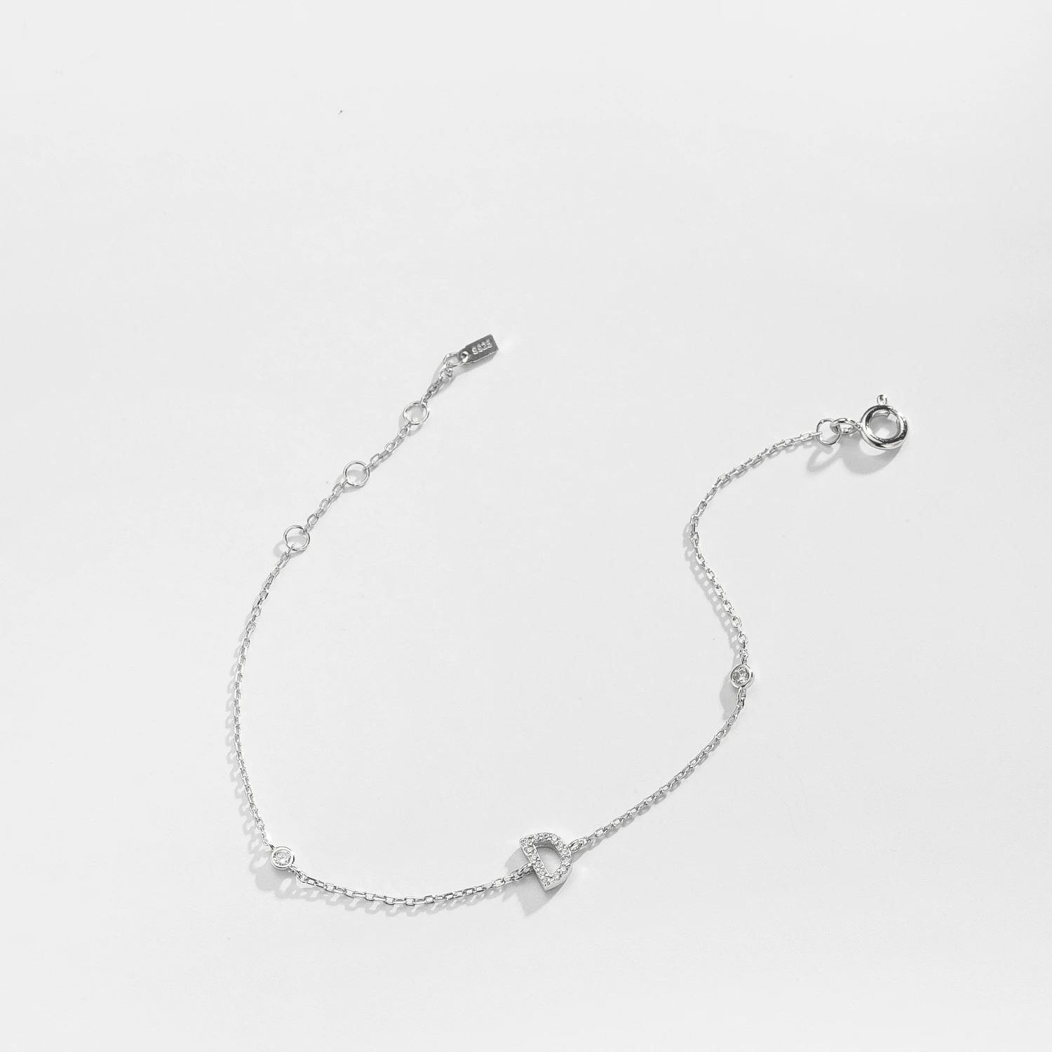 VEWANT Charm-Kettenarmband aus 925er-Sterlingsilber mit Monogramm-Buchstabe A bis Z, luxuriöser Hochzeits-Kristall, edler Schmuck