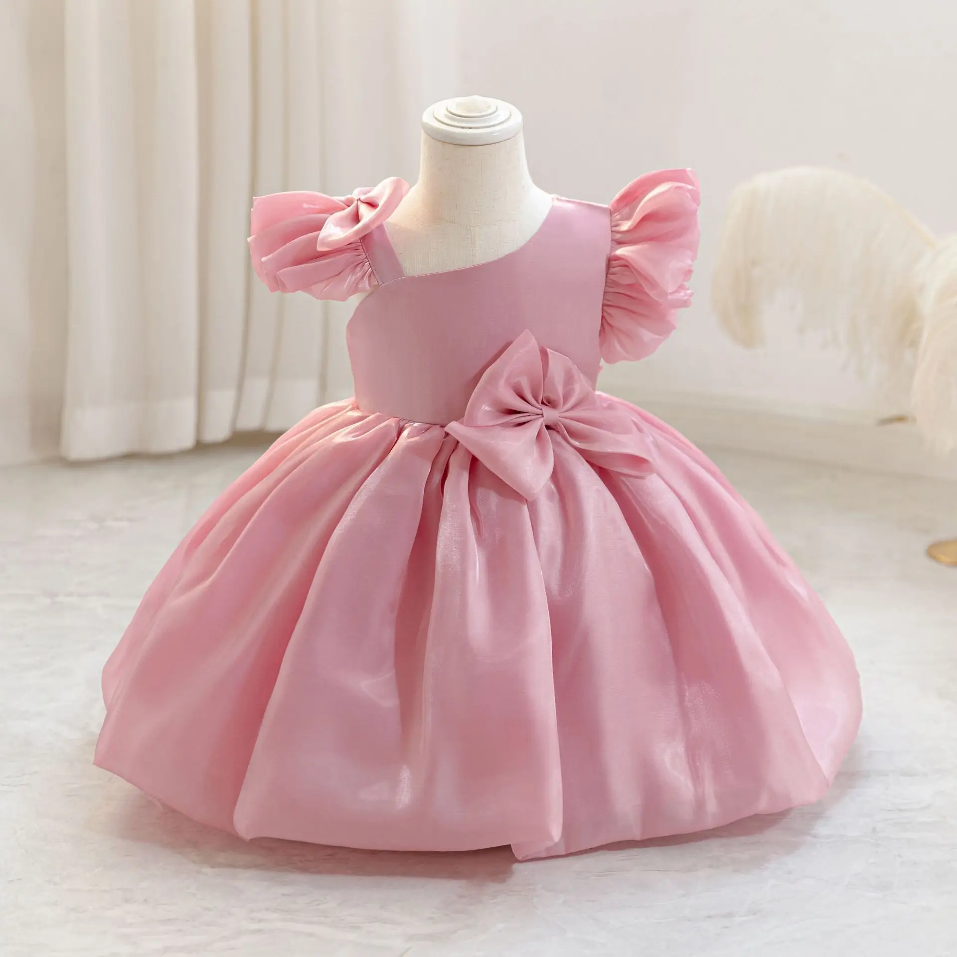 

2025 Children's princess dress with puffed sleeves and puffy birthday dress, a European and American princess performance dress