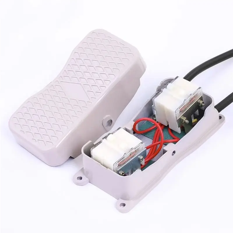 

Кнопочный педальный контроллер AB06 YDT1-20 101 с обратным ходом, проводным подключением, алюминиевым корпусом, двойным управлением для трехфазного двигателя