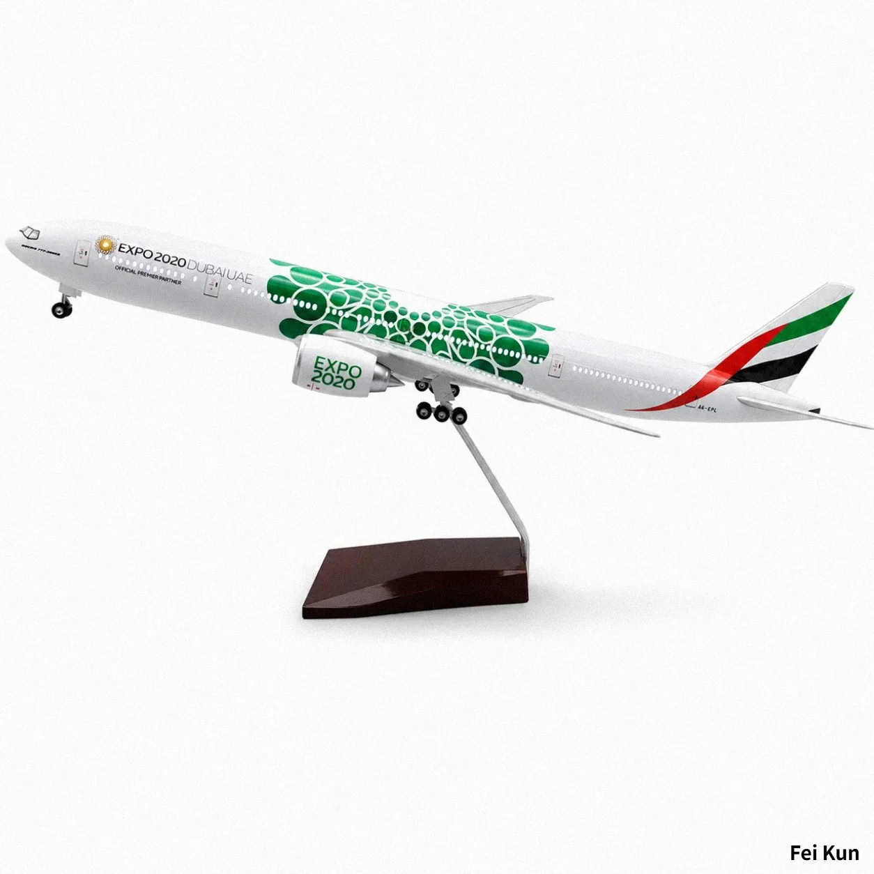 China Eastern Airlines B777 47cm Die-Cast Resin Aircraft Model 18.5 inches with Stand and Landing Gear—Model Display Piece